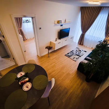 Cozy Retreat Grand Apartament 3*